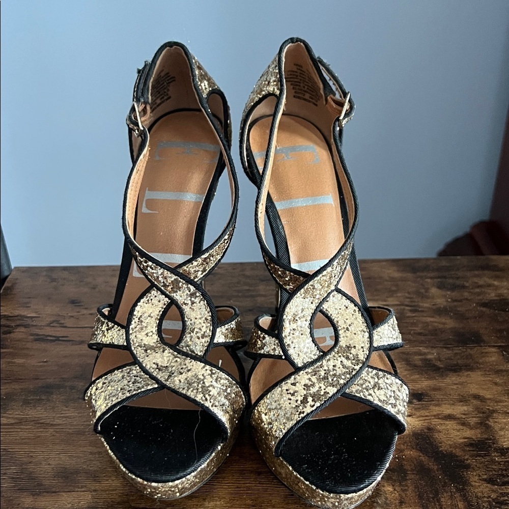 ELLE women’s Gold and Black Heels- size 7.5 - Picture 4 of 7